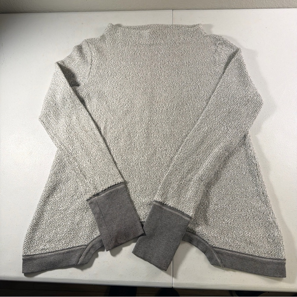 AnthropologyWomen’s Gray‎ Heather Soft Knit Top Long Sleeved Sz Small 9-h15 STCL